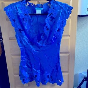 Silk Embroidered Cut Out shortsleeved Shirt Blouse Size XS